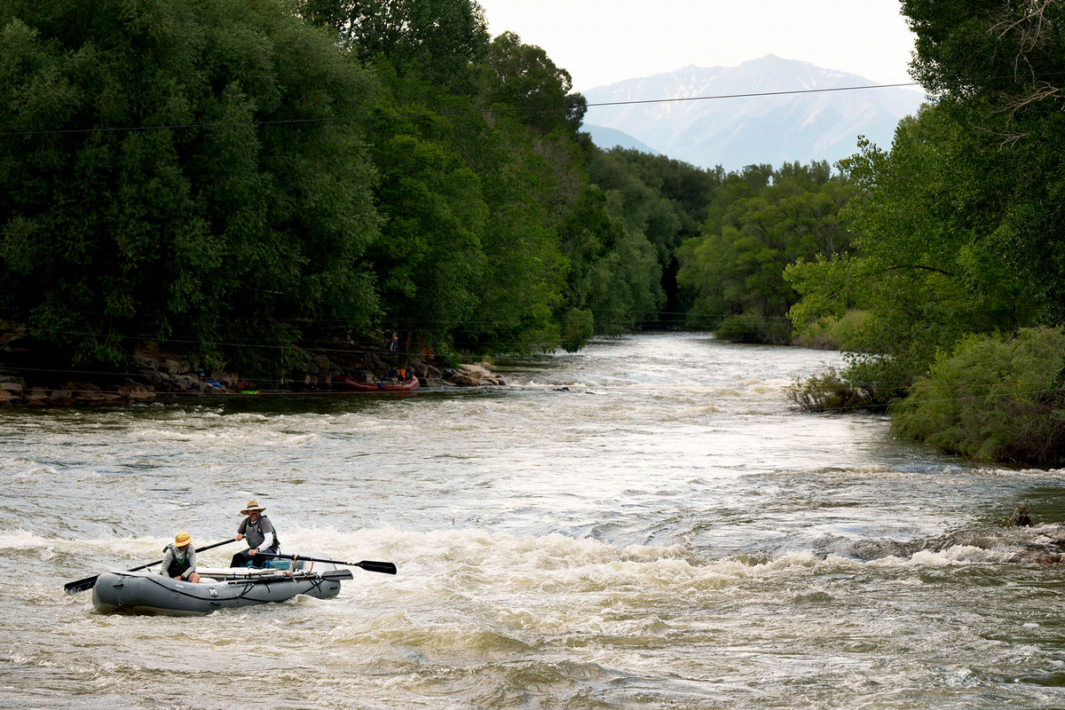 People raft down the Arkansas River in Salida, CO. Photo by Jamie Cotten / Colorado College